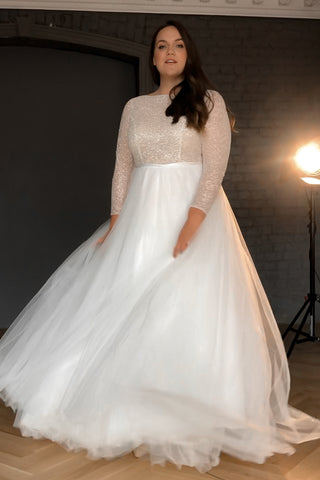 Plus Size Wedding Dress Missuri with Long Sleeves - Olivia Bottega