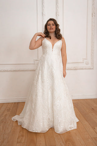 Plus Size Lace Wedding Dress Wakanda - Olivia Bottega