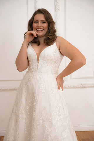 Plus Size Lace Wedding Dress Wakanda - Olivia Bottega