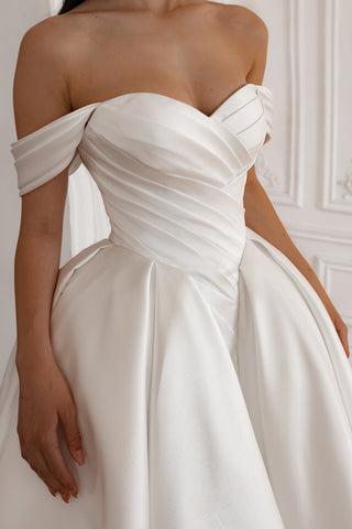 Basque Waist Wedding Gown Oceania - Olivia Bottega