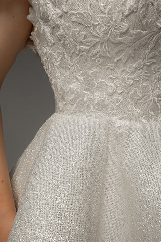 Short Lace Wedding Dress Aditi - Olivia Bottega