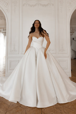 Basque Waist Wedding Gown Oceania - Olivia Bottega