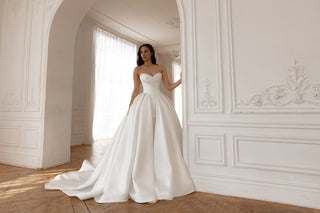 Basque Waist Wedding Gown Oceania - Olivia Bottega