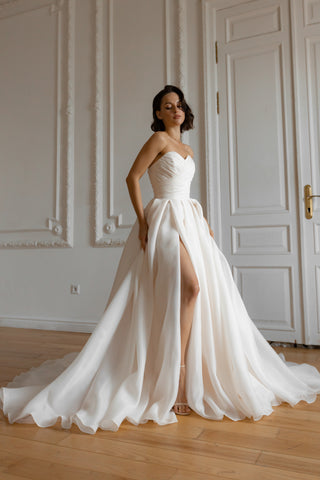 Coral Extra Convertible Wedding Dress Audrey (Basic dress + bolero + bow + detachable train) - Olivia Bottega