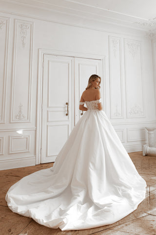 2 in 1 Short Wedding Dress Evelyn with Detachable Sophia Skirt