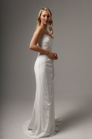 Sheath Wedding Dress Jelena with Leg Slit