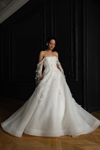 Floral Lace Wedding Dress Chyanne with Detachable Wings - Olivia Bottega