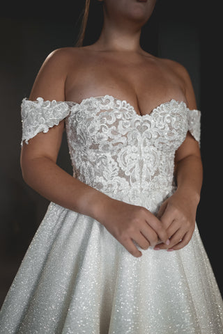 Tea Length Plus Size Lace Wedding Dress Elise - Olivia Bottega