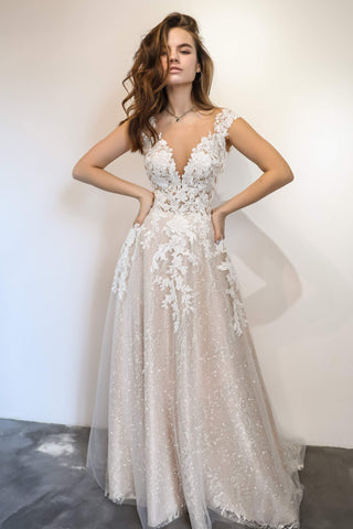 Floral lace wedding dress Enn - oliviabottega