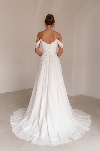 Chiffon Wedding Dress Marit With High Leg Slit - Olivia Bottega