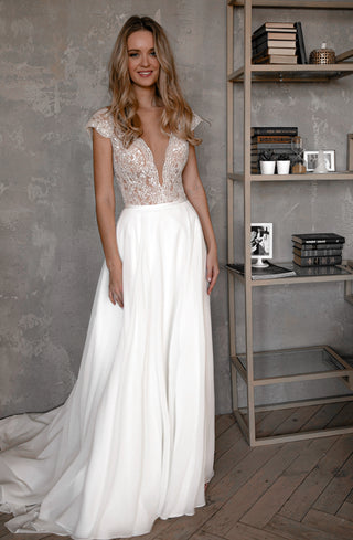 Chiffon Lace Wedding Dress Aviv Fly - Olivia Bottega