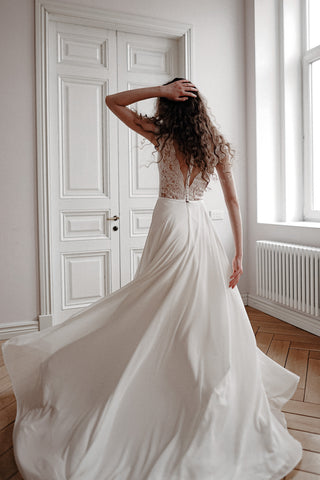 Chiffon Lace Wedding Dress Aviv Fly - Olivia Bottega