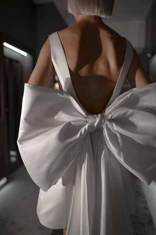 Satin Bow With Train “Tofa” - Olivia Bottega