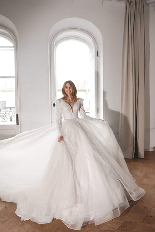 Long Sleeves V-neck Sequin Embroidery Wedding Dress Margaret - oliviabottega