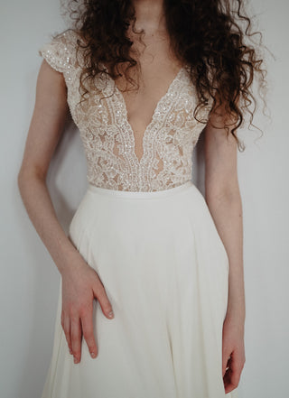 Chiffon Lace Wedding Dress Aviv Fly - Olivia Bottega