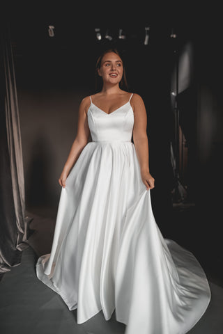 Plus Size Satin Wedding Dress Sentea with Front Slit - Olivia Bottega