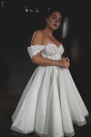 Tea Length Plus Size Lace Wedding Dress Elise - Olivia Bottega