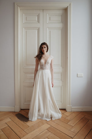 Chiffon Lace Wedding Dress Aviv Fly - Olivia Bottega