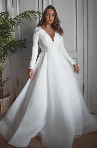 Plus Size Organza Wedding Dress Tayra - Olivia Bottega